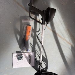 MD4060 metal detector and pinpoint detector. 