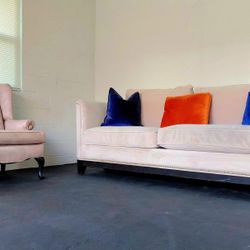 FREE DELIVERY!!!!
Johnathan Louise Furniture: Gorgeous Creamy Couch Set!!!
