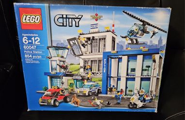 Lego sets 60047 and 60045 City Police Station and Police Patrol used