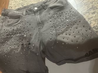 Hyde park rionstone shorts 🩳 size small $100