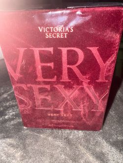 NEW!!! Victoria's Secret Very Sexy Eau de Parfum NEW!!!