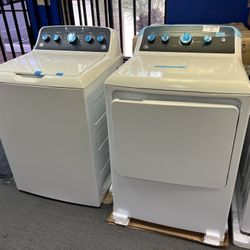 GE WHITE WASHER AND GAS DRYER 