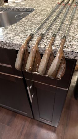 Cleveland wedge set. Tour.