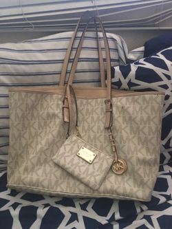 Michael kors purse