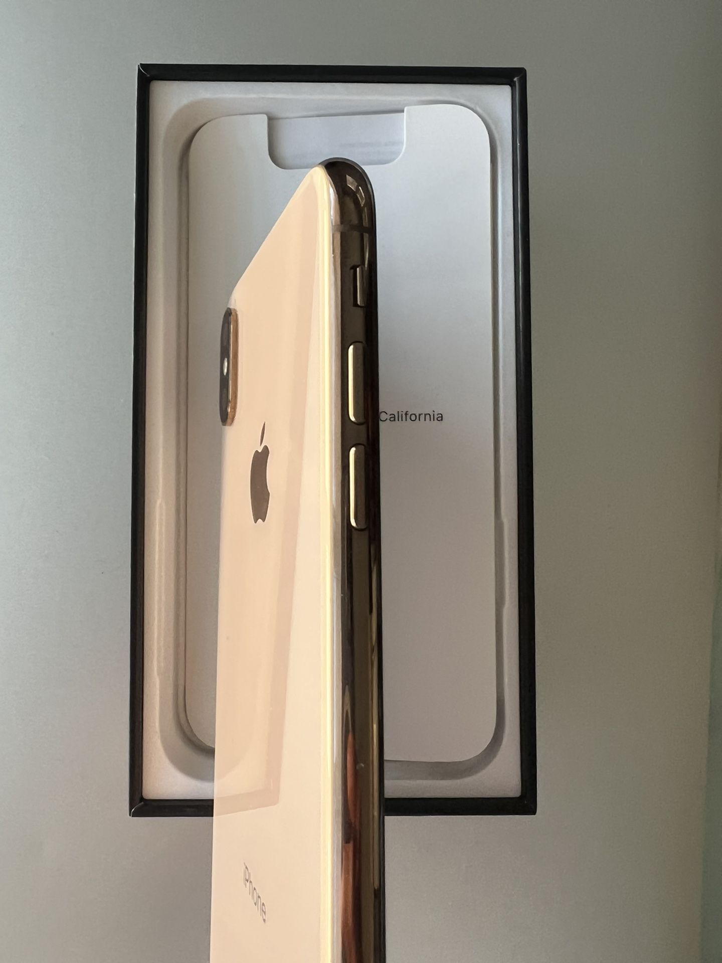 Iphone XS Gold 64GB ANY CARRIER - Cell phones & Accessories