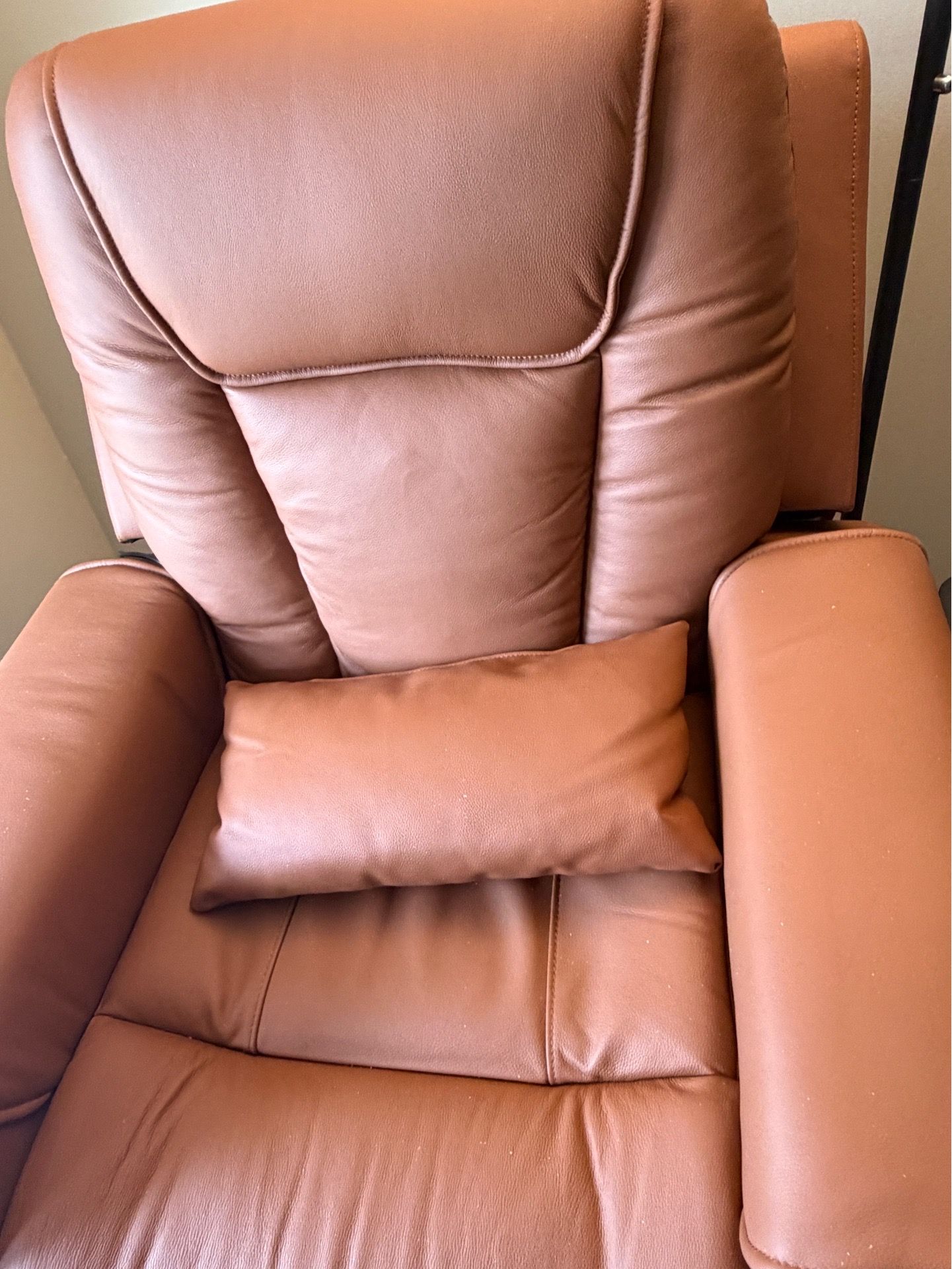 Like new leather power lift recliner