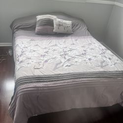 Double Mattress And Rails 