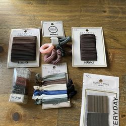 Bundle of womens hair accessories