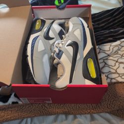 Nike Air Max IVO. size 10