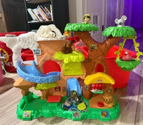 Vintage Fisher Price Little People Zoo Talkers Animal Sounds Treehouse Figures 2011