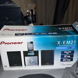Pioneer X-EM21 Stereo System For Ipods/iPhones 