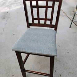 1 Counter Chair 