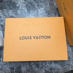 LOUI VUITTON Pochette Voyage MM