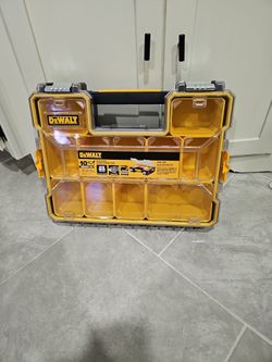 DEWALT 10 BIN DEEP PRO ORGANIZER. NEW
