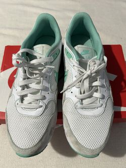 Woman’s Nike Sneakers