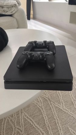 PS4 with 2 wireless controllers