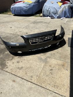 2008 Volvo S60 Bumper Complete With Lowe And Upper Grille $250