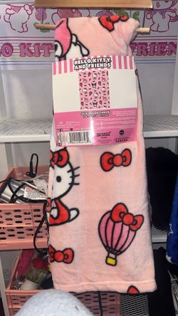 Hello Kitty & Friends Pink Silk Throw
