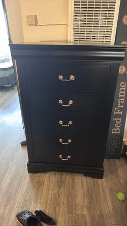 Dresser chest