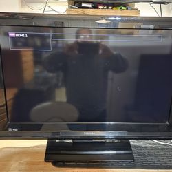 32" Toshiba LCD TV 