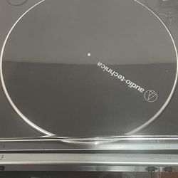 AUDIO TECHNIA RECORD PLAYER