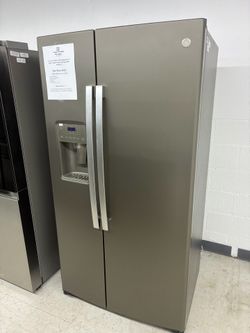 $1633 GE 21.8 cu ft side by side refrigerator