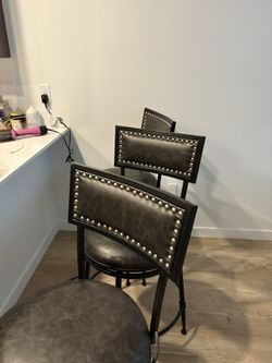 4 Counter Height Barstools