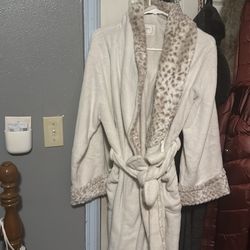 Carole Hochman Robe