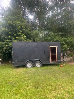 Enclosed trailer