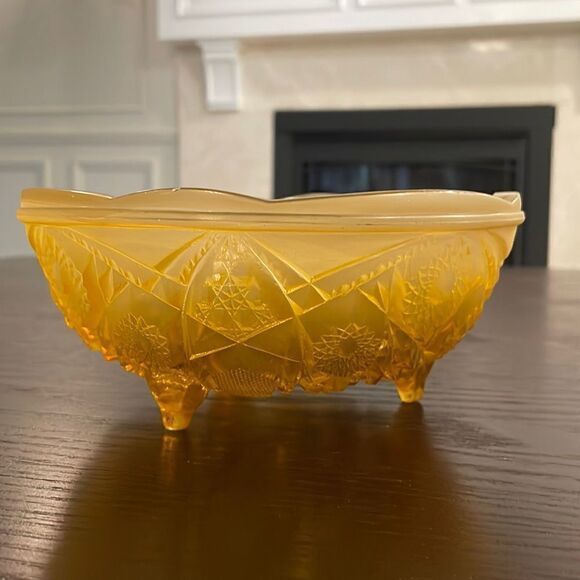 Vintage Peach Frosted Glass 7" Diameter 3 Footed Candy Dish Star/Flower Design