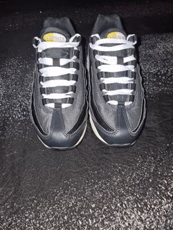 Nike AirMax 95 905461 Youth Boys 5Y Black Yellow Shoes Fast Ship