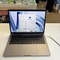 MacBook Pro 13inch touchbar 16GB Ram /512ssd with Final Cut & Logic