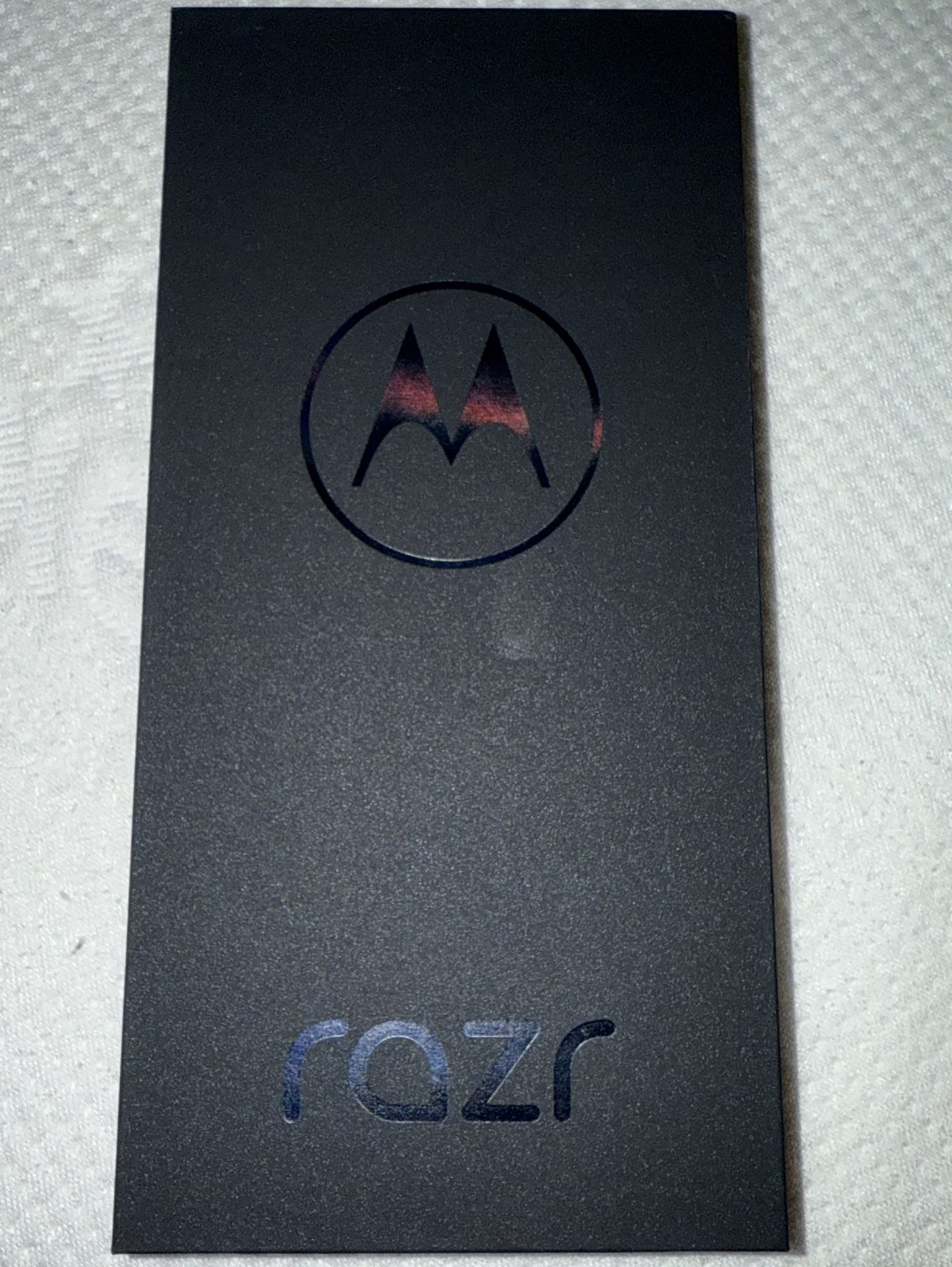 Motorola - razr 2024 256GB (Unlocked) - Koala Gray