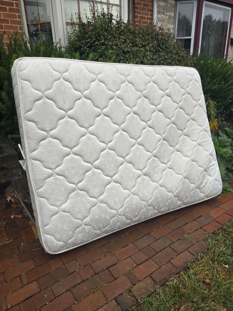 Queen Size Serta Pedic Mattress