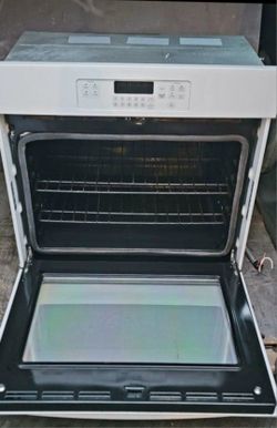 OVEN RANGE 240V BUILT IN OVEN  EXCELLENT CONDITION 