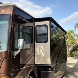 2007 Fleetwood Excursion 40X 350 Hp Cat