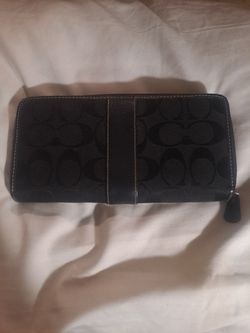 COACH zip around d wallet  inacquard.