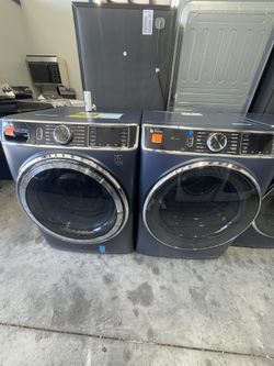 Washer And Gas Dryer New Open Box 