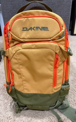 Women’s Dakine Heli Pro 20L Backpack - Like New