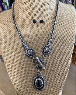 Juego Collar Aretes Stainlend piedras azabache