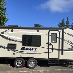 Keystone Bullet Travel Trailer 2017 BHSWE