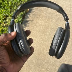 Headphones 