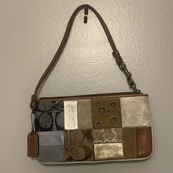 coach patchwork wristlet 