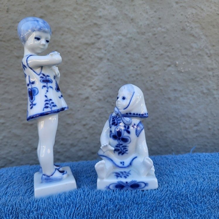 PAIRS OF VINTAGE DANISH ROYAL COPENHAGEN PORCELAIN FIGURINE