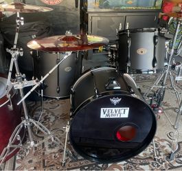 Tama Rockstar 5 piece Shell pack plus.. read full description below.