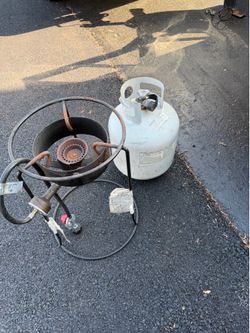 Single burner .. with a BRAND BEW PROPANE TANK INCLUDE!!