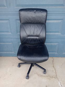 OFFICE CHAIR