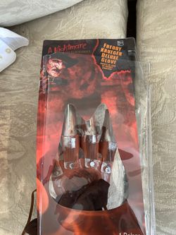 HALLOWEEN Freddie Kruger Deluxe Glove