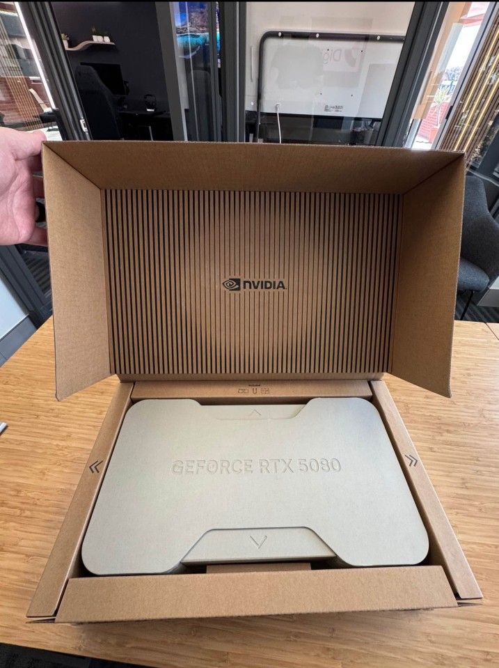 NVIDIA GeForce RTX 5080 Founders Edition