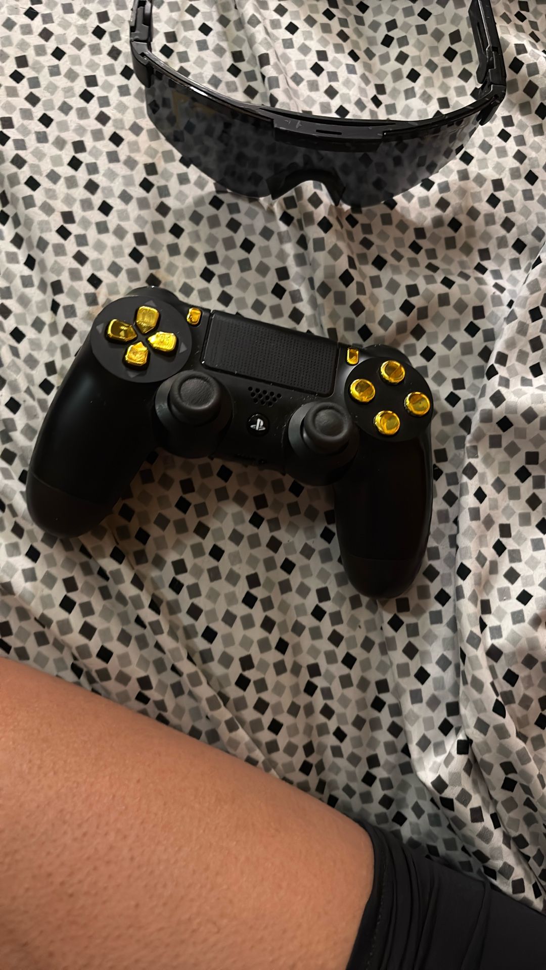 black and gold ps4 controller